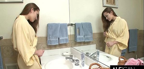  Gorgeous Brunette Gets Herself Off in the Bathroom